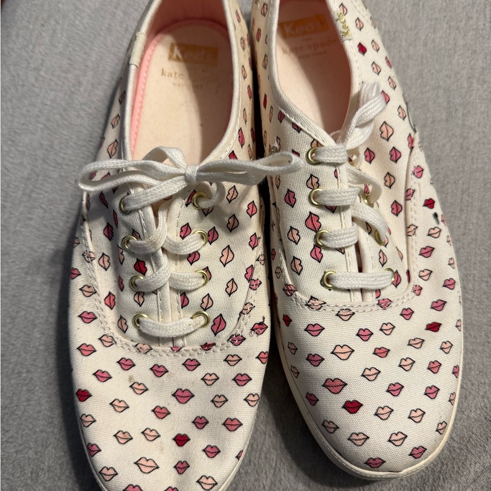 Keds Women's White and Pink Lip Print Sneakers